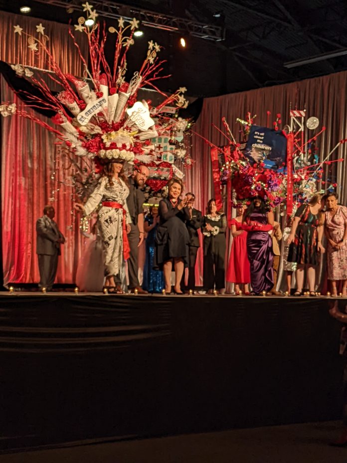 Headdress ball